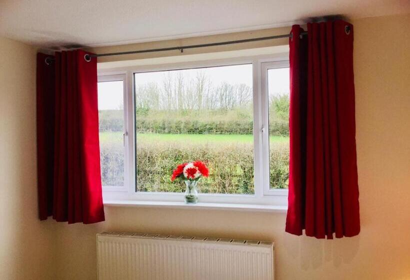 スタンダードスタジオ, Smithaleigh Farm Rooms And Apartments