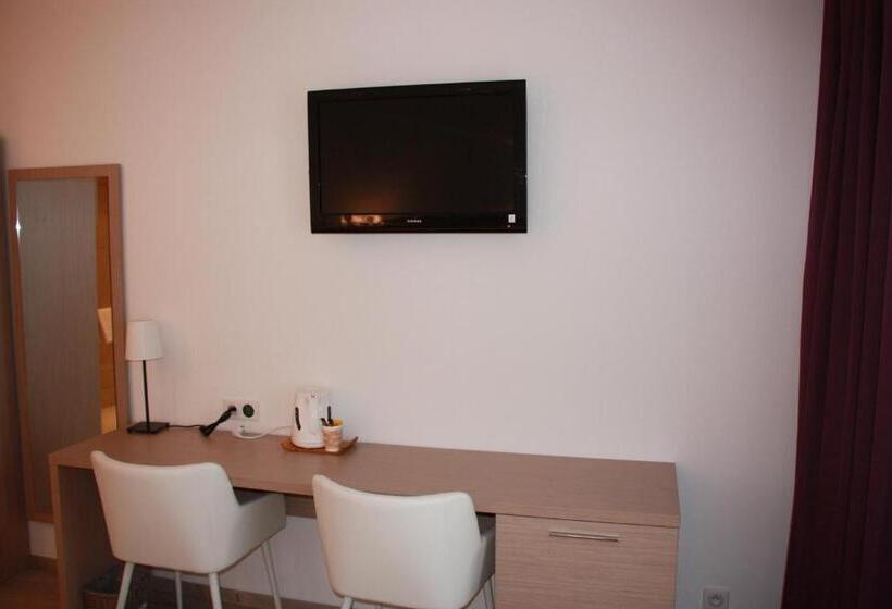 חדר סטנדרט, Terranostra