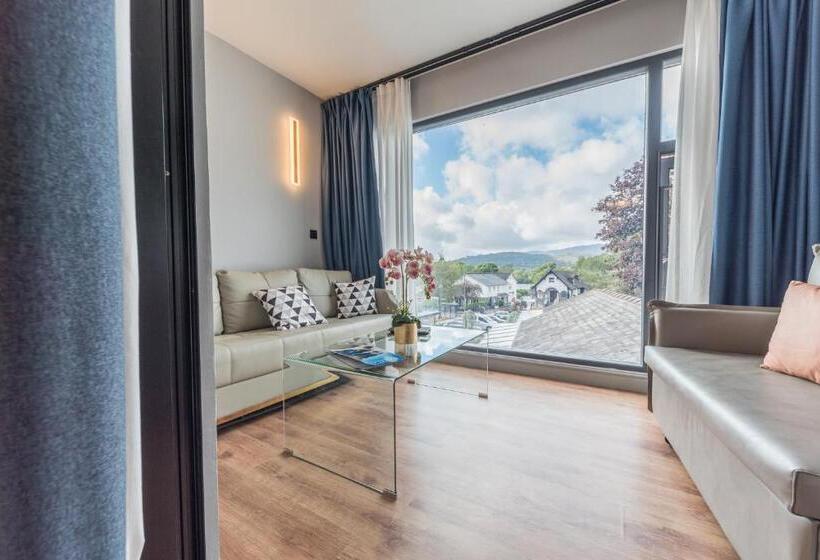 جناح ديلوكس مع إطلالات, The Fisherbeck