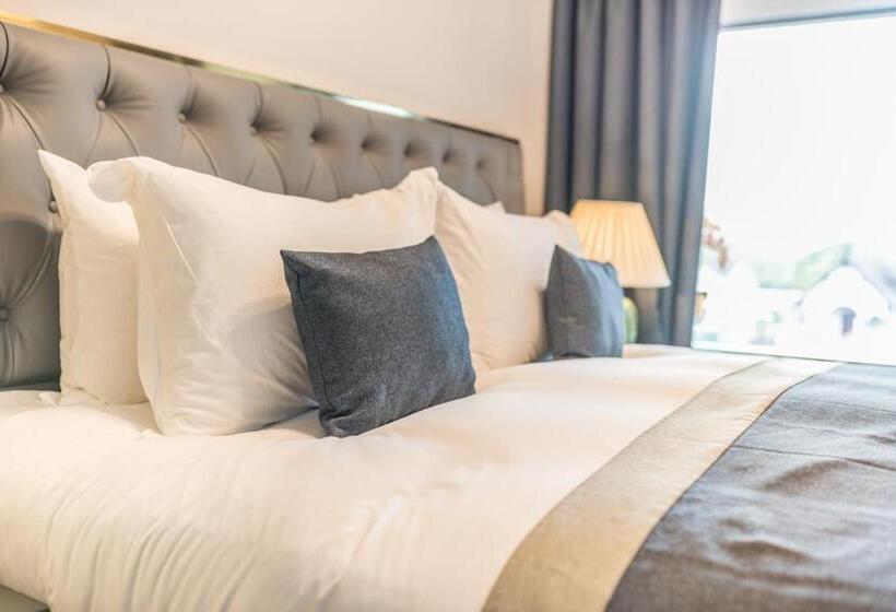 جناح ديلوكس مع إطلالات, The Fisherbeck