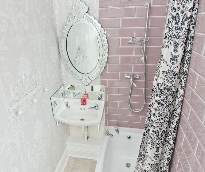 חדר סטנדרט, The Rosebery Boutique