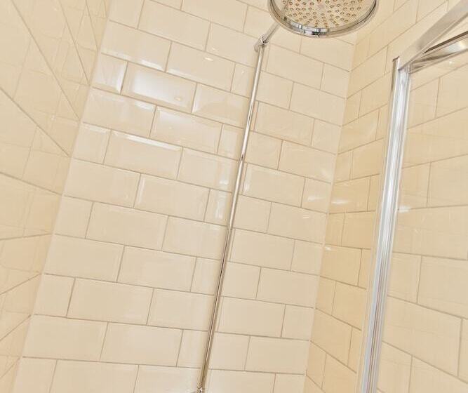 חדר סטנדרט, The Rosebery Boutique