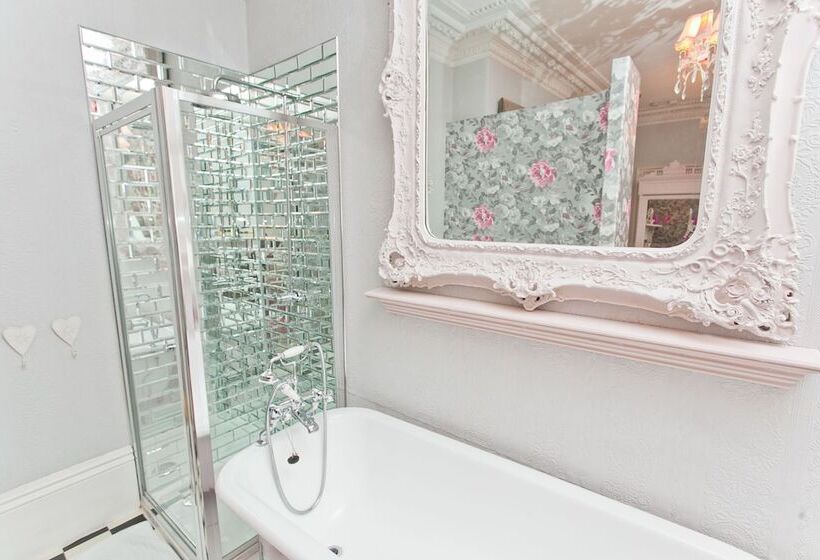 חדר סופריור, The Rosebery Boutique