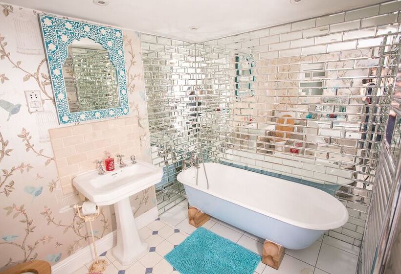 חדר סופריור, The Rosebery Boutique