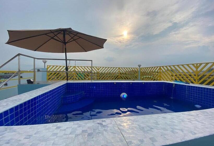 带阳台的豪华间, Rain Airport Bed And Breakfast