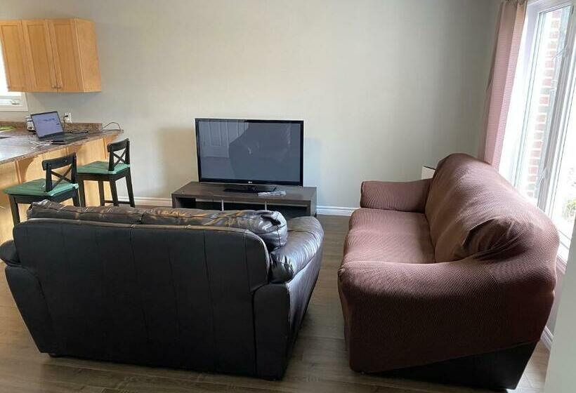اتاق استاندارد, Kingston Comfort Suites   Unit 2