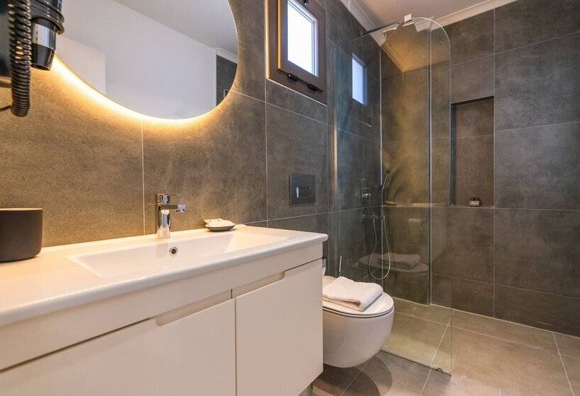 Camera Deluxe, Kas Evderhan