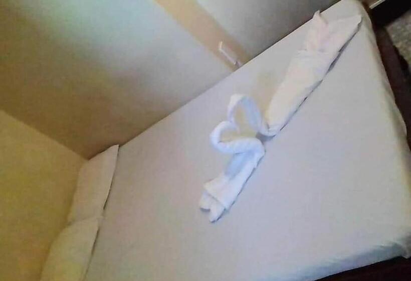 חדר סטנדרט, Livin S Inn Tuguegarao