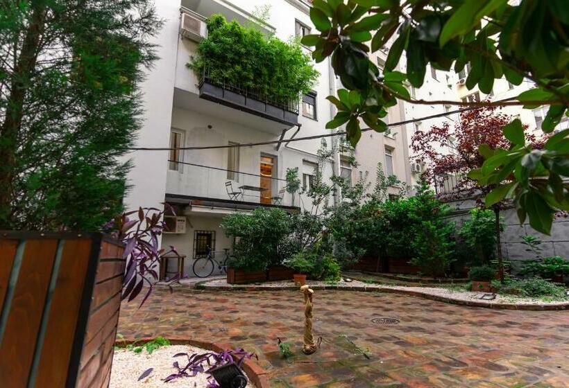 غرفة قياسية مزوَّدة بتراس, Silver Luxury Suites