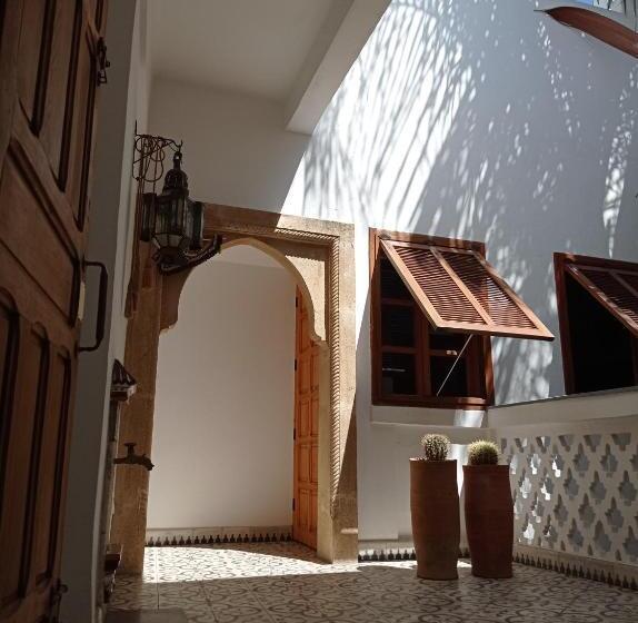 Дом 3 Спальни, Riad Dar Badiaa