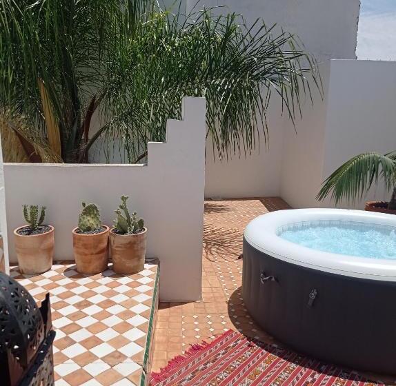 Дом 3 Спальни, Riad Dar Badiaa