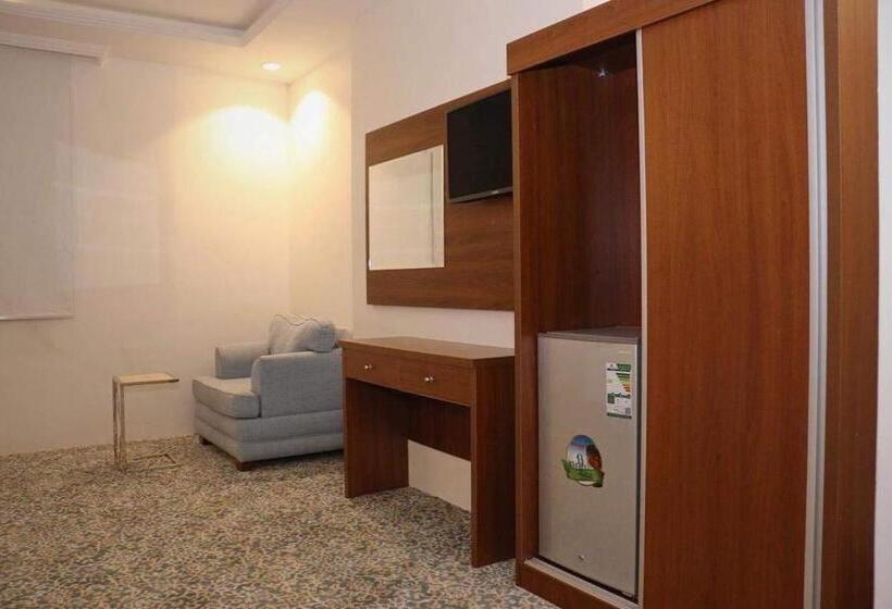 غرفة قياسية رباعية, فندق برايت