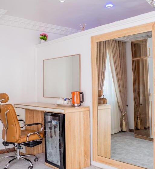 سوئیت پرزیدنت, Mondeestars Luxury Home