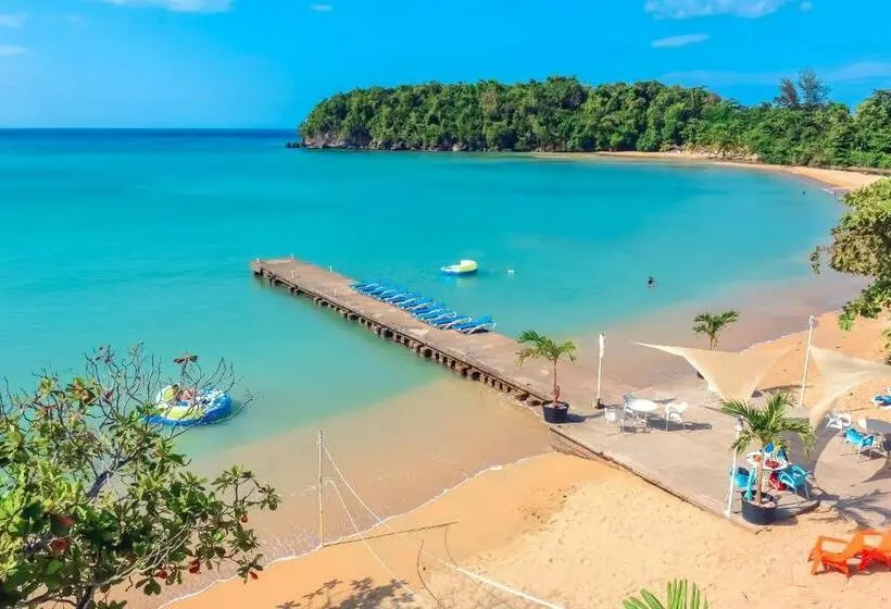オーシャンビュースタンダードルーム, Sand And Tan Beach