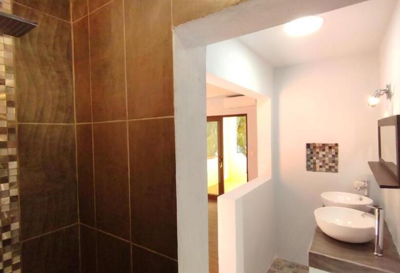 标准间带露台, Tabasco