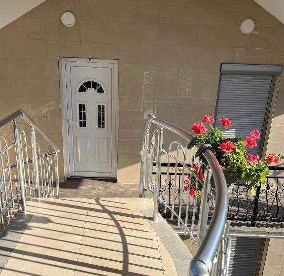 اتاق استاندارد با بالکن, Villa Abi Center