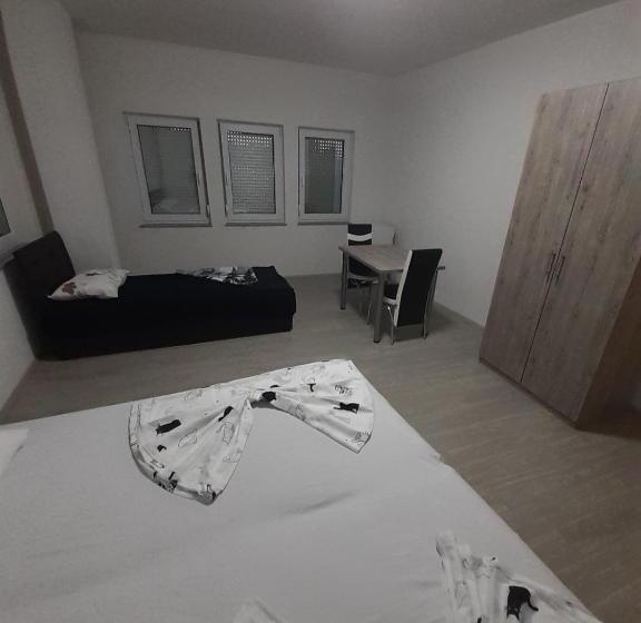 اتاق استاندارد با بالکن, Villa Abi Center