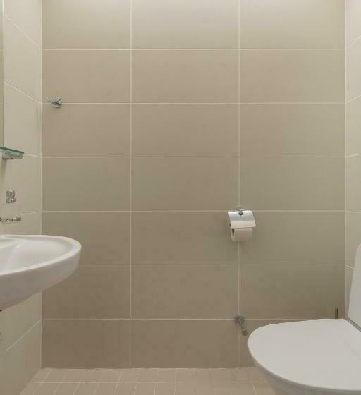 سوئیت با بالکن, Raadimõisa Hotell