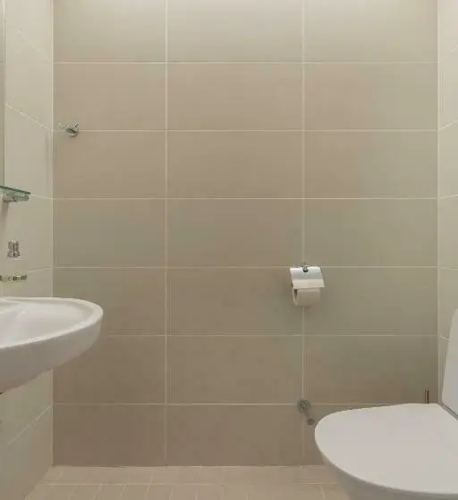 سوئیت با بالکن, Raadimõisa Hotell