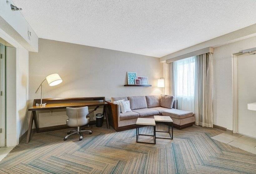 شقة غرفة واحدة, The Malone