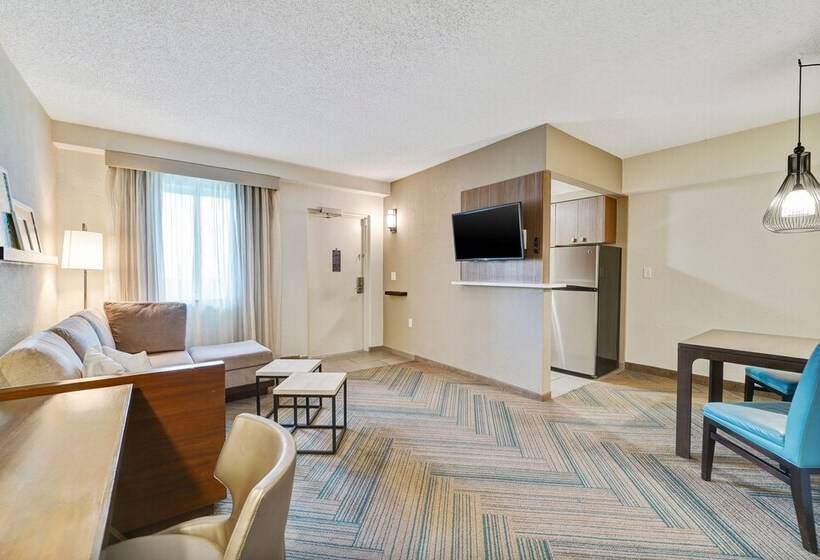 شقة غرفة واحدة, The Malone