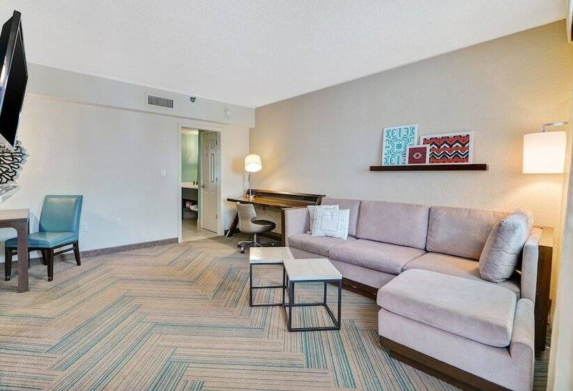 شقة غرفة واحدة, The Malone