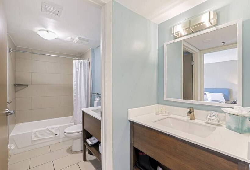 شقة غرفتين نوم مزودة بشُرفة, The Malone