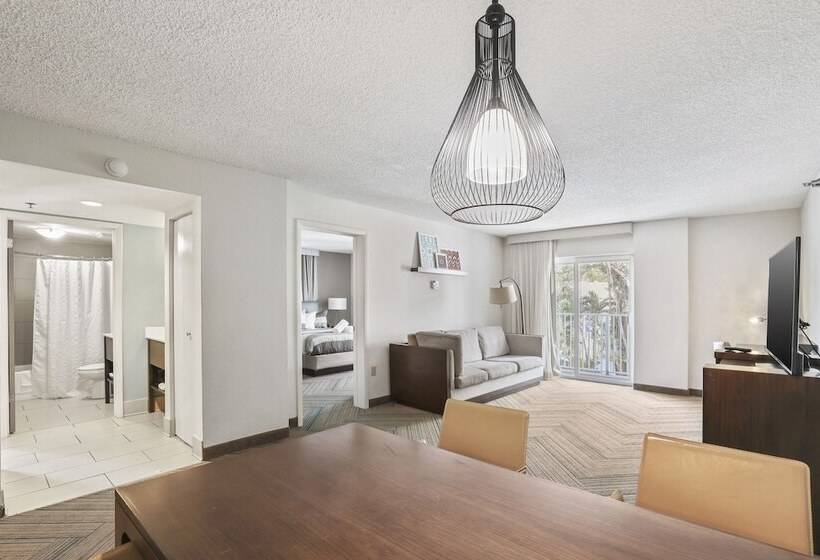 شقة غرفتين نوم مزودة بشُرفة, The Malone