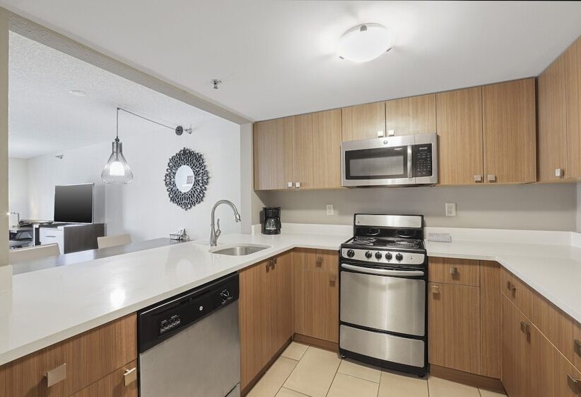 شقة غرفتين نوم مزودة بشُرفة, The Malone