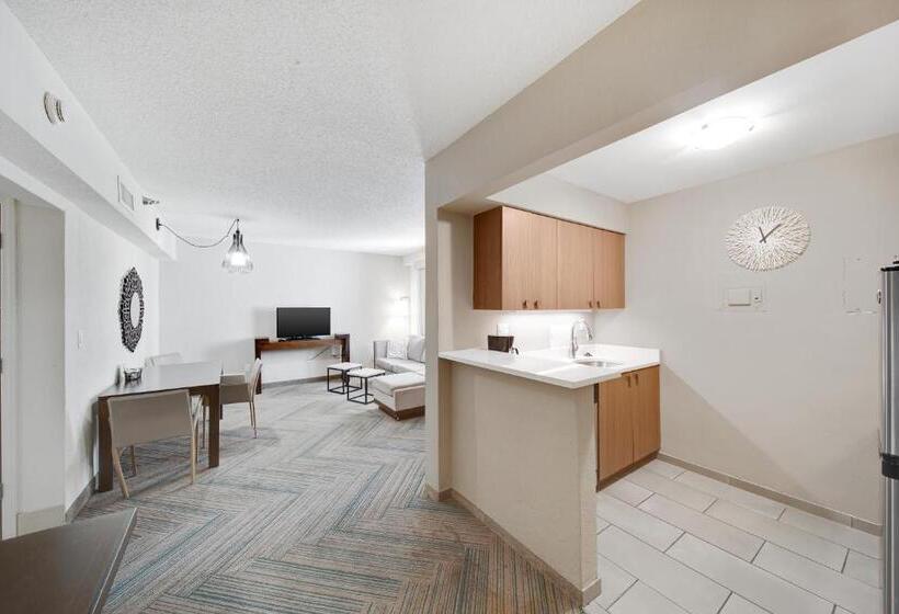 شقة غرفتين, The Malone