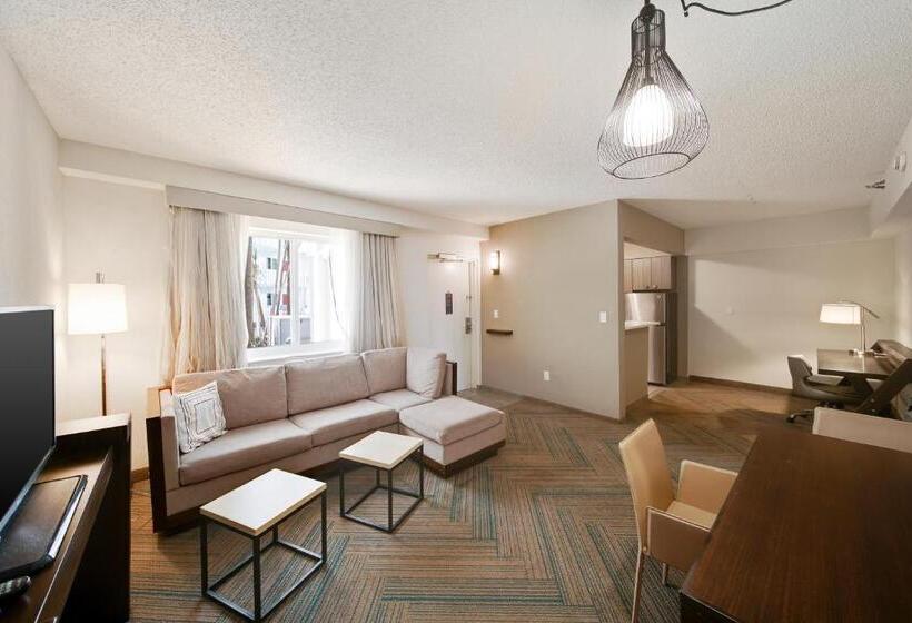 شقة غرفتين, The Malone