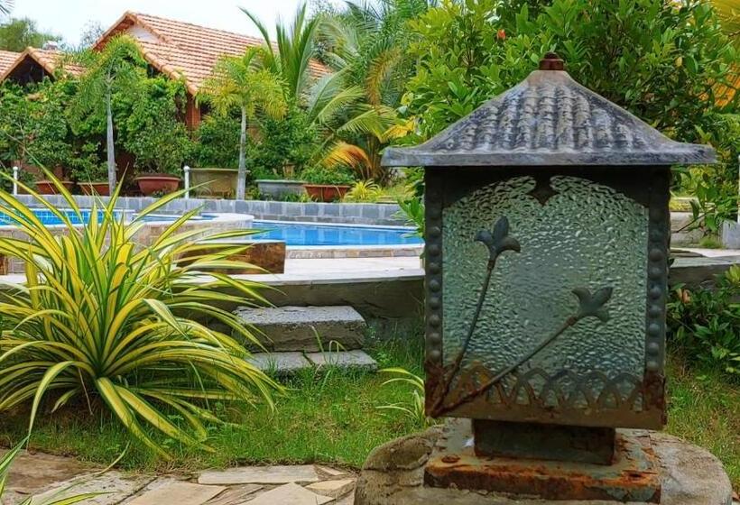 بنگله خانوادگی, Hữu Lễ Garden