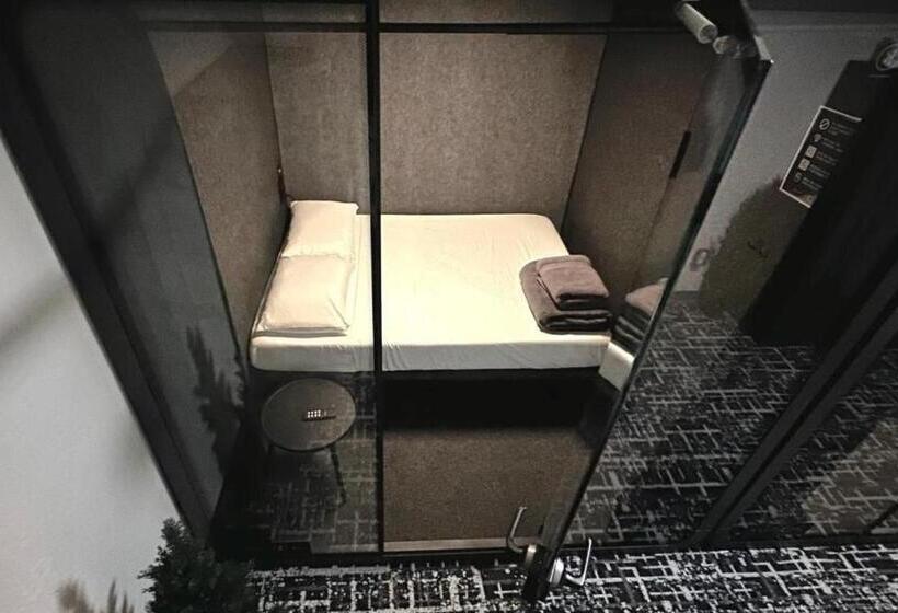 سرير فى غرفة مشتركه, Chapter San Francisco