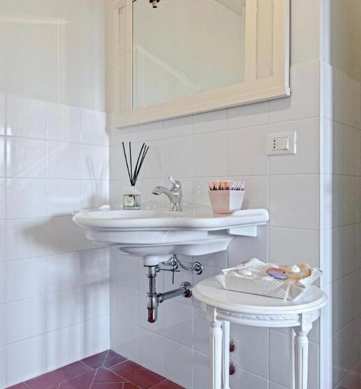 标准间, Castellinaria