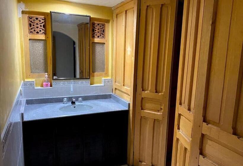 اتاق استاندارد, Niza Colonial