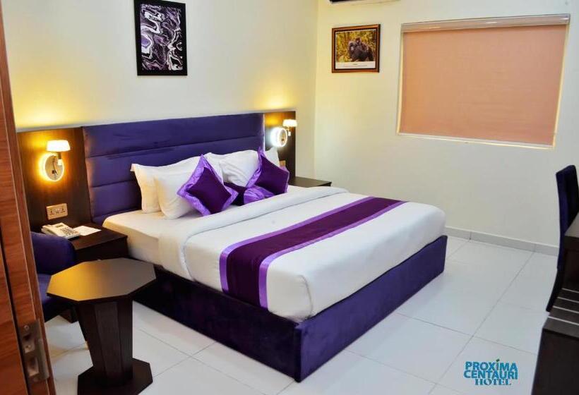 패밀리 룸, Proxima Centauri