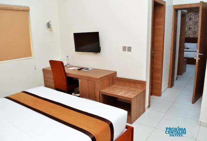 패밀리 룸, Proxima Centauri