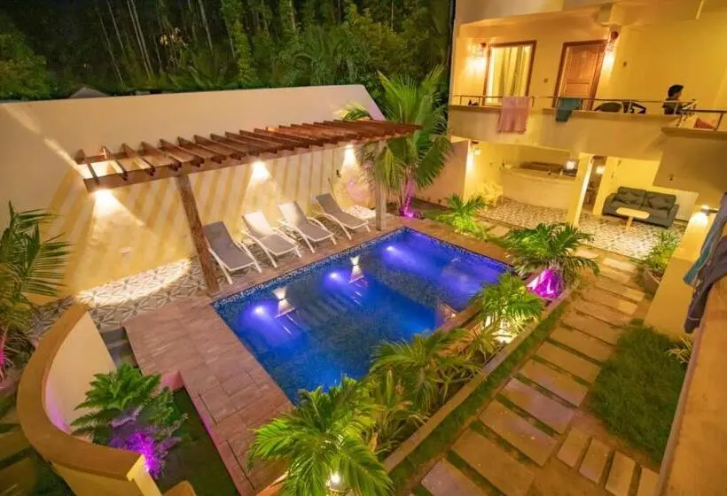اتاق لوکس با بالکن, Sorenzo Maldives