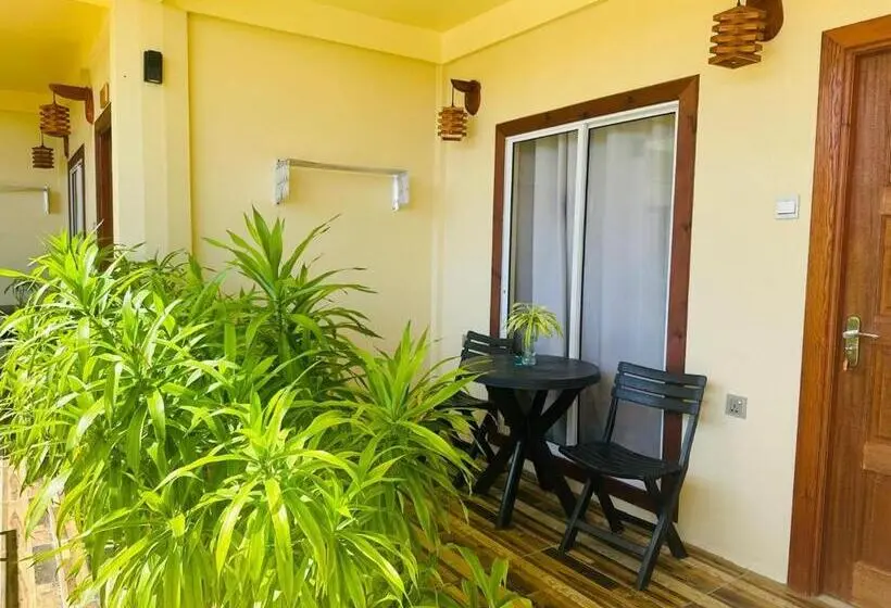 اتاق لوکس با بالکن, Sorenzo Maldives