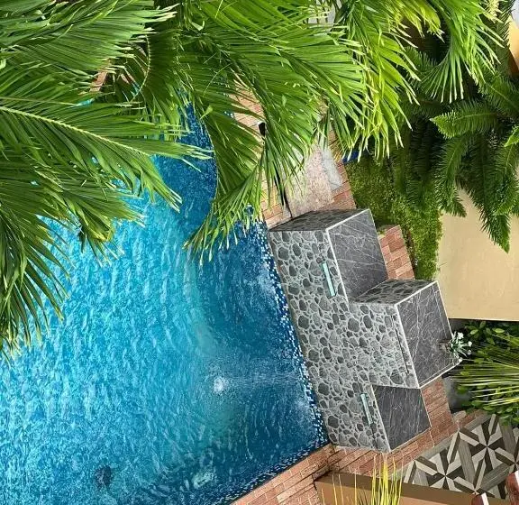 اتاق لوکس با بالکن, Sorenzo Maldives