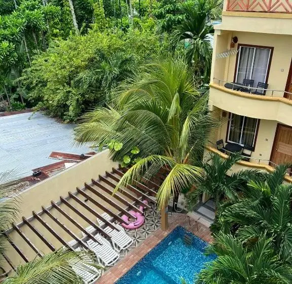 اتاق خانوادگی, Sorenzo Maldives
