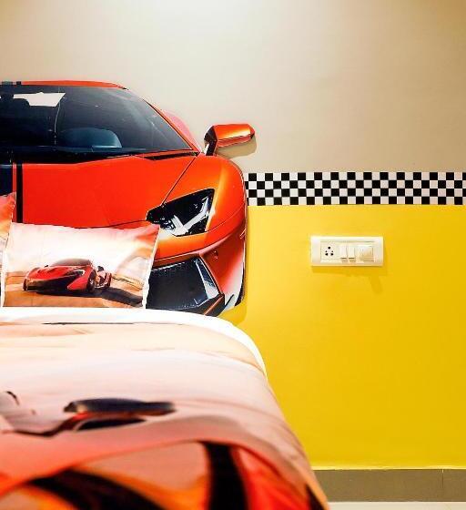 חדר משפחתי נוף להרים, Greek Glory