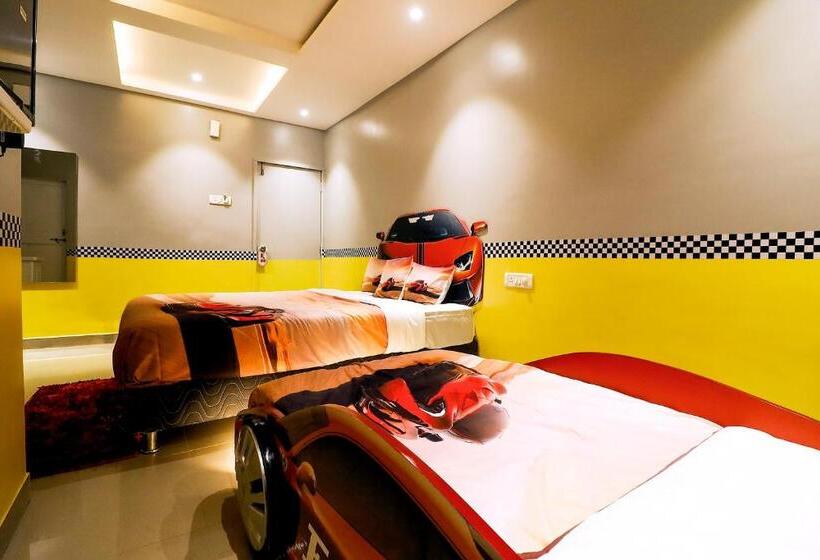 חדר משפחתי נוף להרים, Greek Glory