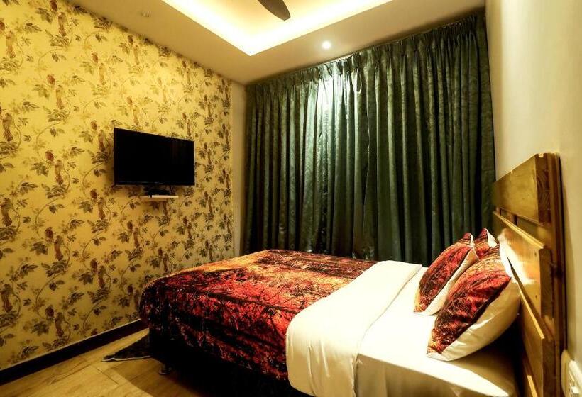 חדר אקונומי, Greek Glory