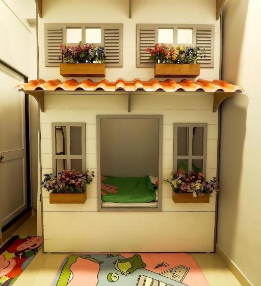 חדר משפחתי, Greek Glory