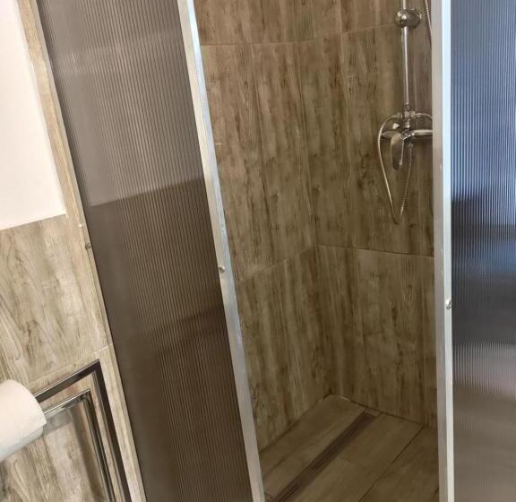 基本间, Kaštieľ Ottlýk