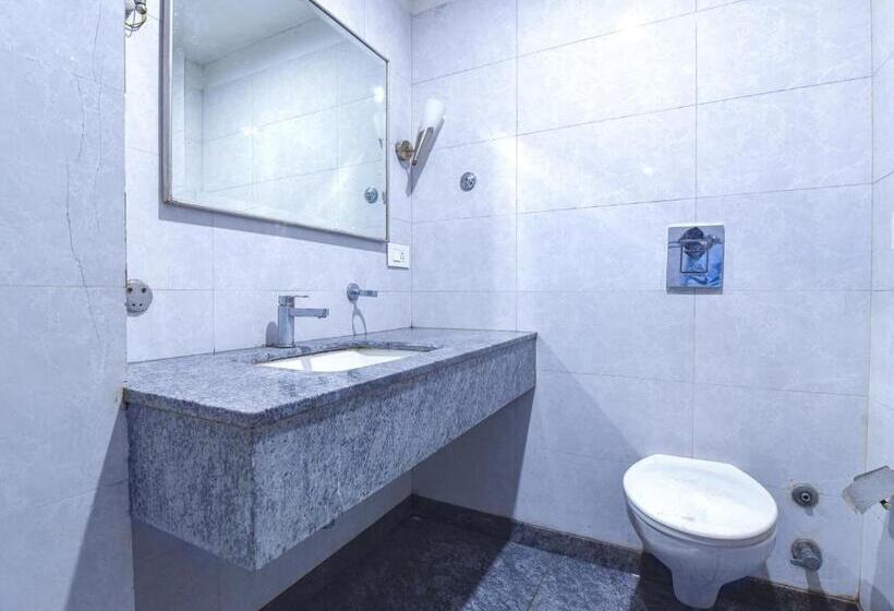 デラックスルーム, Meenakshi Palace