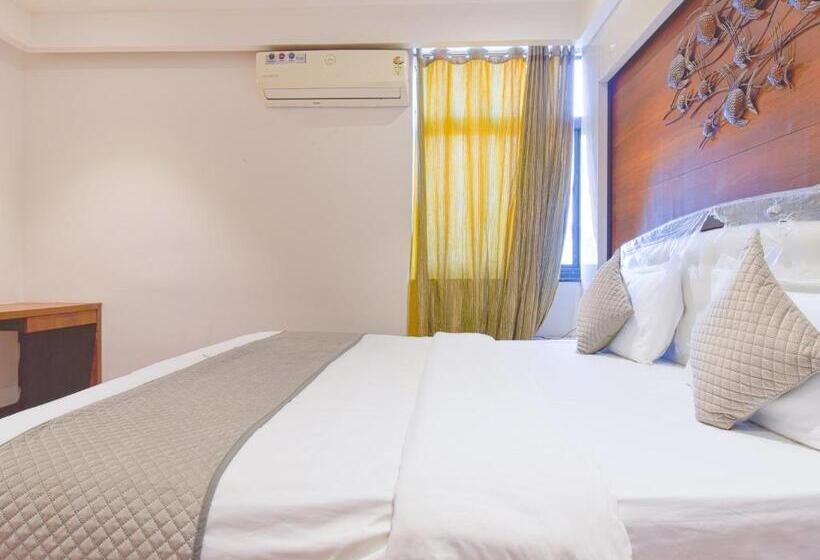 ファミリールーム, Meenakshi Palace