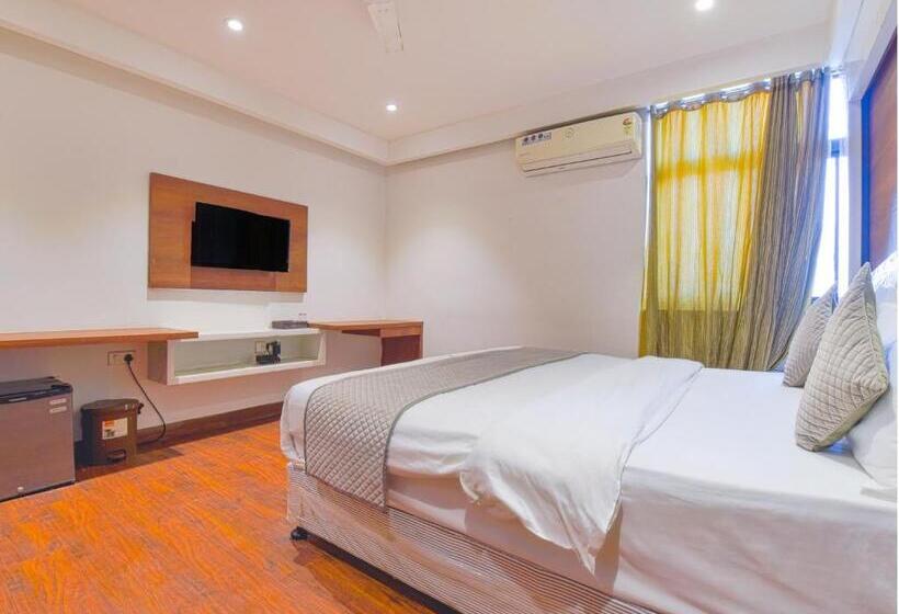 ファミリールーム, Meenakshi Palace