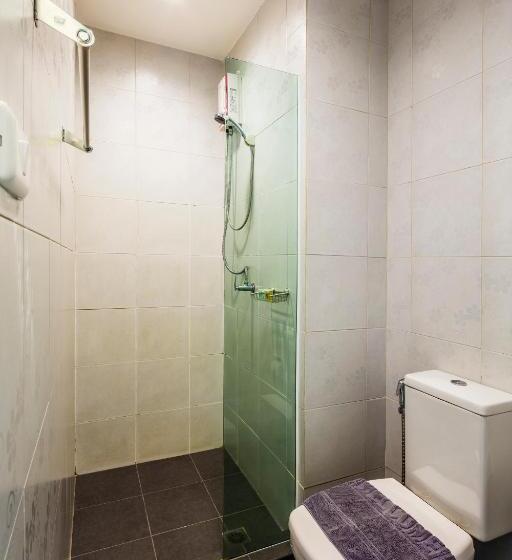 Quarto Estandar, At Hua Lamphong